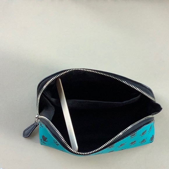 NWT Coach Cosmetic Case - Picture 4 of 5